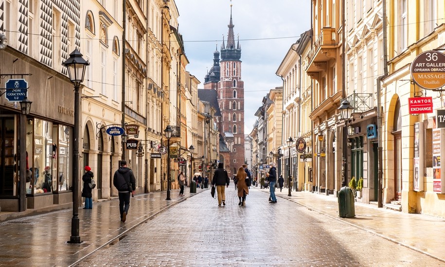 Sondaż: Coraz więcej Polaków przewiduje pogorszenie sytuacji w kraju