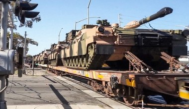 Ulepszone amerykańskie czołgi Abrams w Ukrainie już atakują Rosjan