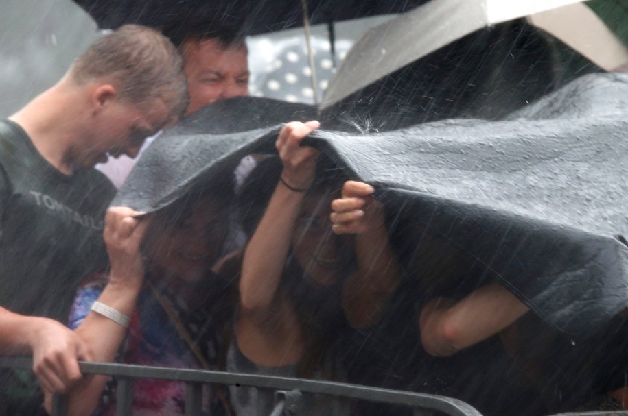 Ulewa w Krakowie trwała krótko, ale była intensywna /Andrzej Grygiel /PAP