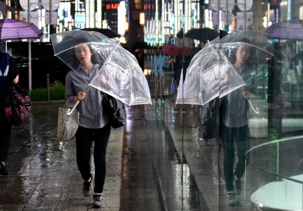 Ulewne deszcze nawiedziły południe Japonii /FRANCK ROBICHON /PAP/EPA