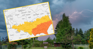 Ulewy, burze, grad i silny wiatr. IMGW ostrzega niemal pół Polski!