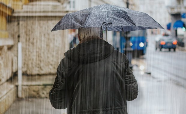 Ulewy, burze i śnieg. Gwałtowne załamanie pogody