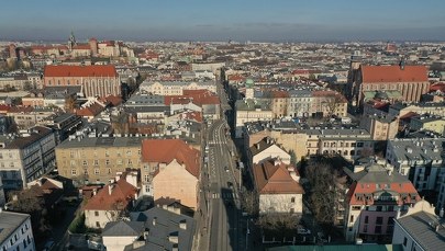 Ulica Krakowska w centrum Krakowa otwarta… po niemal 11 miesiącach od terminu zakończenia remontu