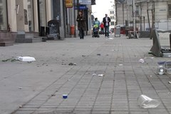 Ulica Mariacka w Katowicach jak wysypisko śmieci 