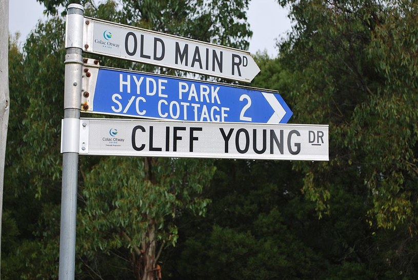 Ulica nazwana im. Cliffa Younga w jego rodzinnym Beech Forest /materiały prasowe