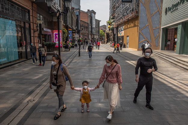 Ulica w Wuhan /ROMAN PILIPEY /PAP/EPA