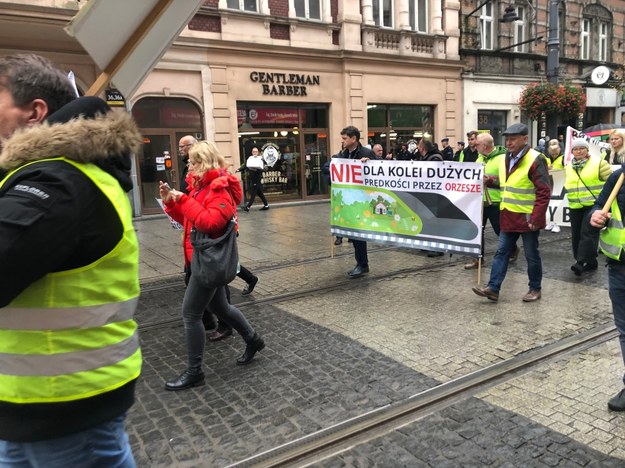 Ulicami Katowic przeszedł protest przeciw inwestycji CPK /Anna Kropaczek /RMF FM