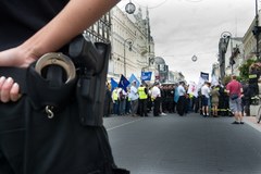 Ulicami Łodzi przeszła manifestacja funkcjonariuszy 