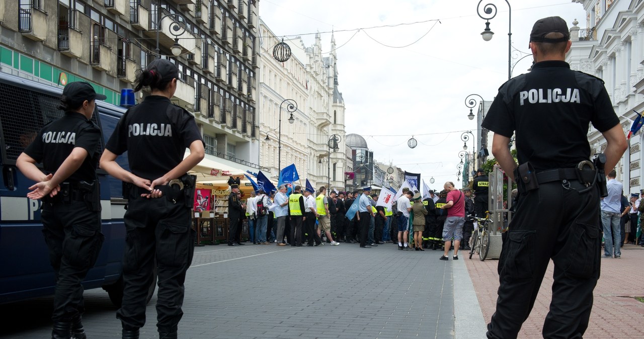 Ulicami Łodzi przeszła manifestacja funkcjonariuszy 