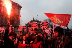 Ulicami Londynu i Manchesteru przemaszerowali niezadowoleni studenci  
