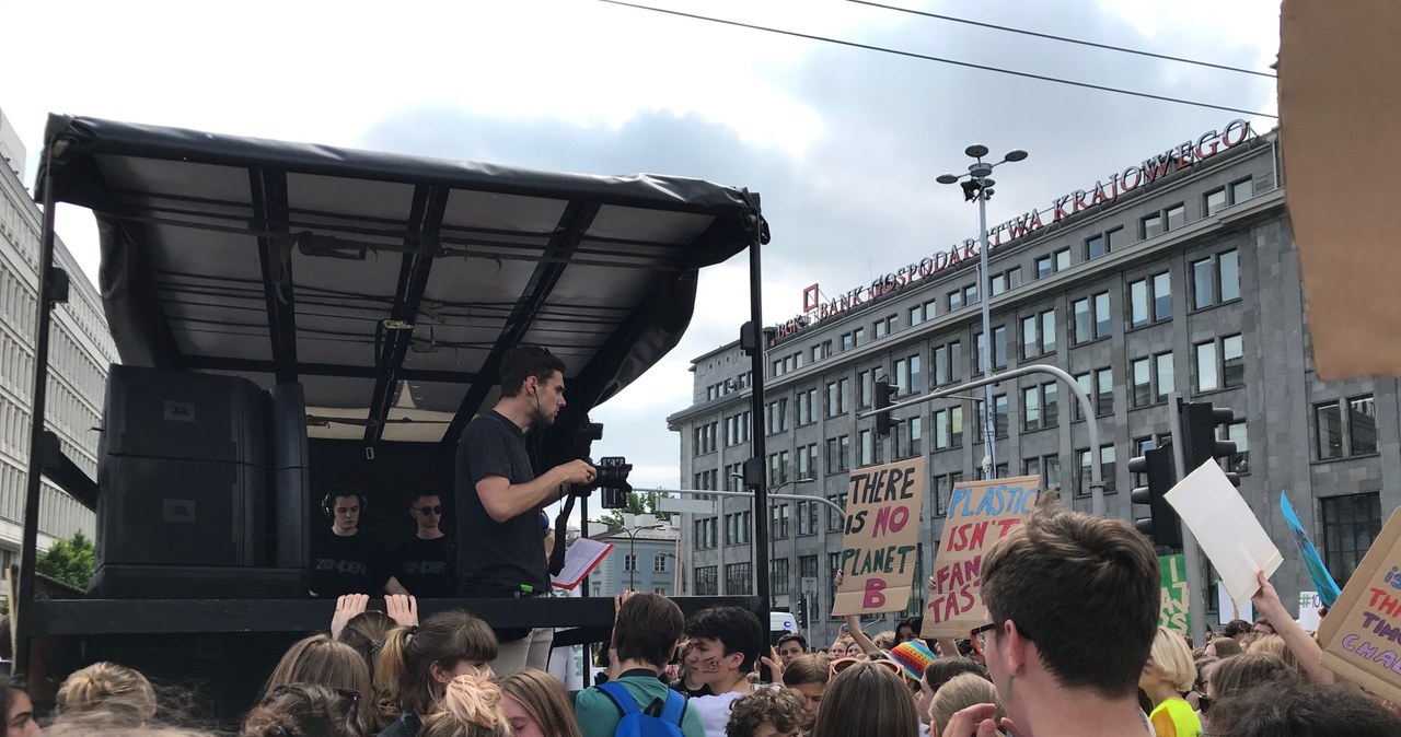 Ulicami stolicy przeszedł Młodzieżowy Strajk Klimatyczny