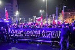 Ulicami Wrocławia przeszedł Marsz Polski Niepodległej