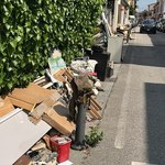 "Ulice jak jedno wielkie śmietnisko". O sytuacji w Emilii-Romanii