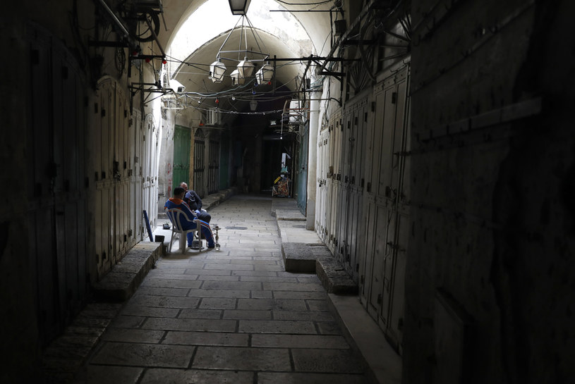 Ulice Jerozolimy opustoszały /AFP