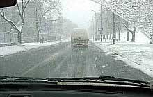 Ulice Krakowa znów pokrył śnieg /RMF