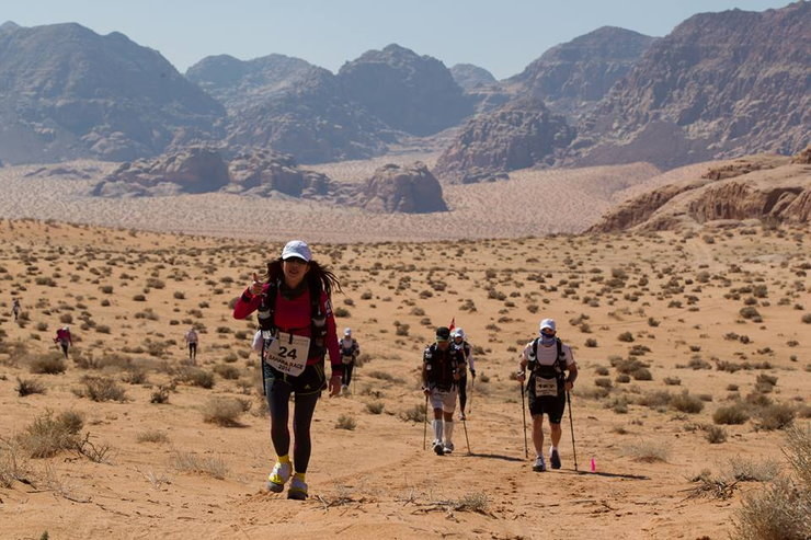 Ultramaraton 4 Deserts - 4 Pustynie - zdjęcia z pierwszego etapu na Wadi Rum w Jordanii /4Deserts.pl /INTERIA.PL/materiały prasowe
