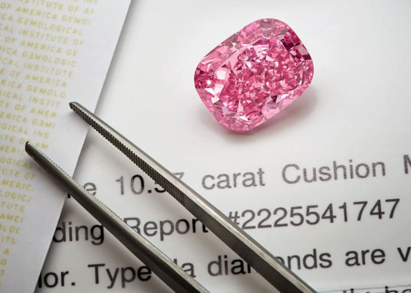 Ultrarzadki różowy diament idzie pod młotek. The Eternal Pink ma się sprzedać za 35 mln dolarów