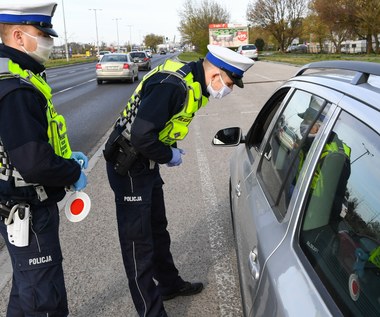 Ulubiona metoda policjantów, by dopiec kierowcy. Ale jest sposób, by ich zagiąć