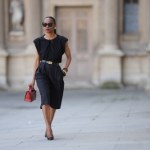 spodnie Ulubiony fason Francuzek. Modeluje sylwetkę, podkreśla talię. Czołowy trend to podstawa ich letnich stylizacji