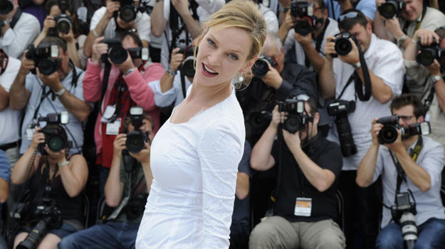 Uma Thurman cieszy się w Cannes olbrzymią popularnością, zwłaszcza fotoreporterów /AFP