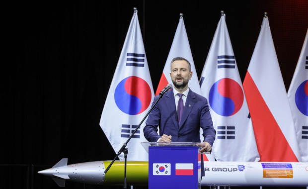 Umowa na produkcję tysięcy rakiet podpisana. "To wydawało się niemożliwe"