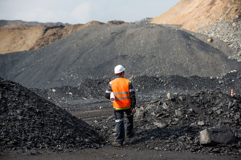 Umowa społeczna dla górnictwa musi być zaakceptowana przez Komisję Europejską /123RF/PICSEL