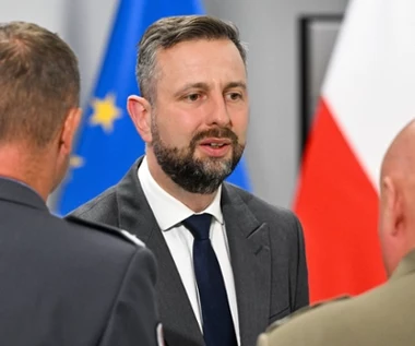 Umowy na pociski i specjalne wozy dla wojska. Szef MON: Czekali od dawna