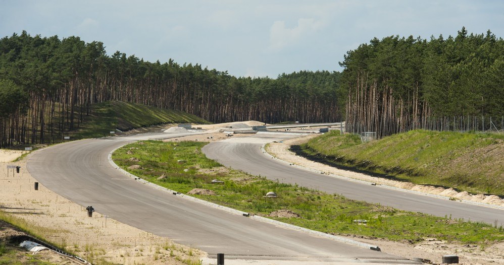 Unia chce likwidowac transportowe wąskie gardła /Piotr Lampkowski /Reporter