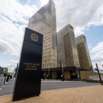 Unia Europejska robi porządek z nazwami. Najpierw "burgery", teraz "gin"