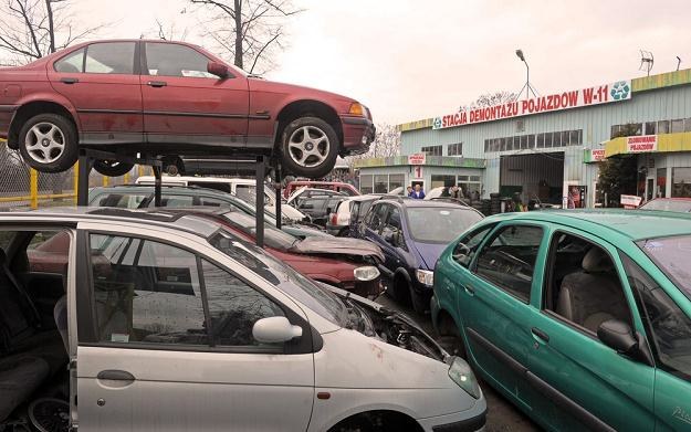 Unia ma zastrzeżenia do sposobu złomowania aut w Polsce / Fot: Jan Bielecki /East News