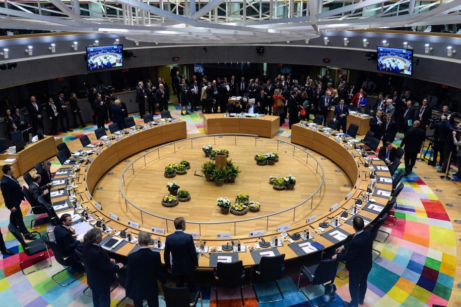 Unijni przywódcy rozmawiają o ewentualnym opóźnieniu brexitu w Brukseli /ARIS OIKONOMOU/POOL AFP /PAP/EPA