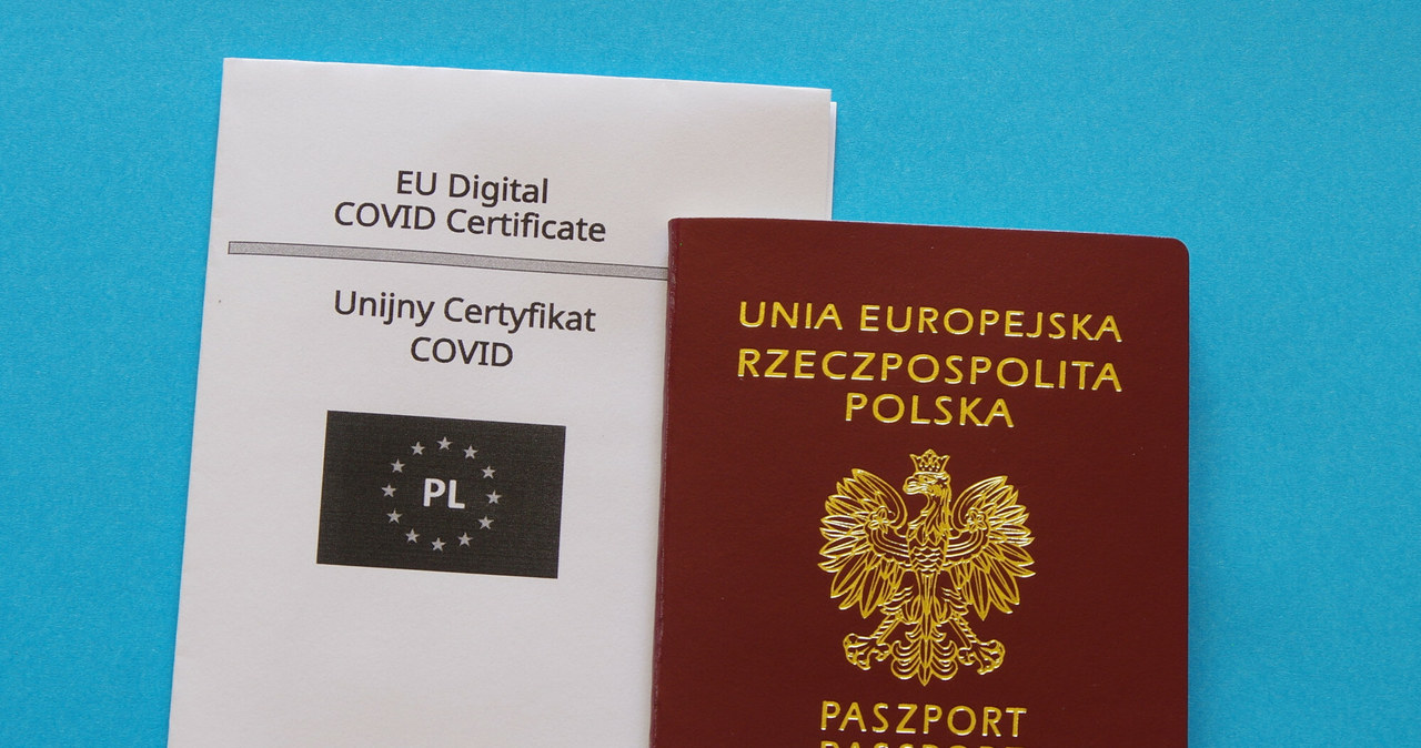 Unijny Certyfikat COVID (UCC), zwany potocznie paszportem covidowym, obowiązuje od dzisiaj w całej Unii Europejskiej /ZOFIA BAZAK/Marek Bazak /East News