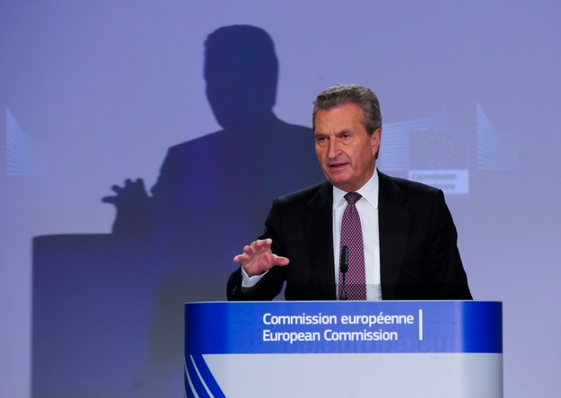 Unijny komisarz ds. budżetu Guenther Oettinger /OLIVIER HOSLET /PAP/EPA