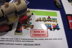 Unijny rynek zalewają niebezpieczne zabawki i ubrania