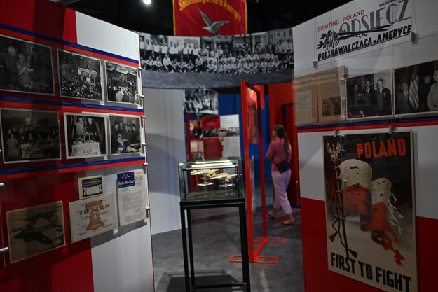 Unikalne eksponaty z kolekcji Sokolstwa Polskiego zaprezentowano w Muzeum II Wojny Światowej / 	Adam Warżawa    /PAP