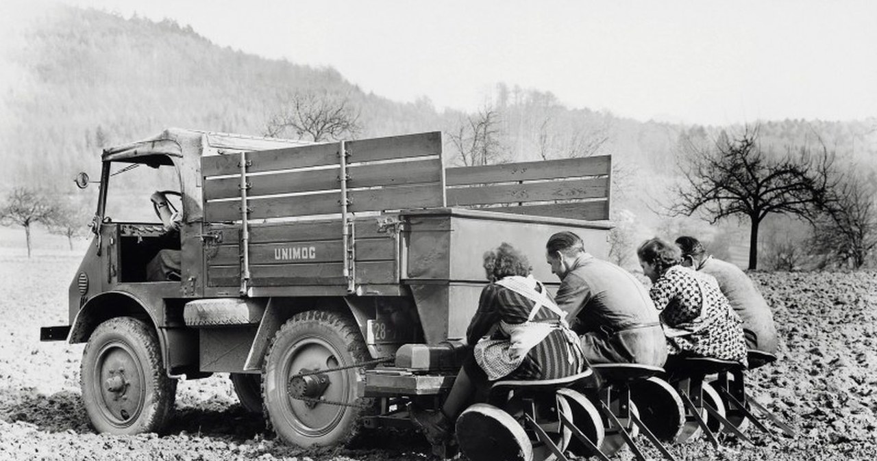 Unimog na polu /Informacja prasowa