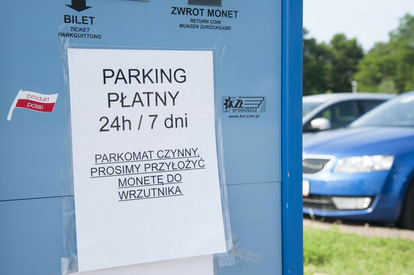UOKiK nałożyła ponad 822 tys. zł kary na ogólnopolskiego operatora parkingów - firmę APCOA Parking Polska /Wojciech Stróżyk /Reporter   /East News