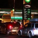 UOKiK skontroluje "absurdalne" podwyżki cen na stacjach paliw