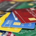 UOKiK sprawdził, czy wydawane przez banki karty płatnicze rzeczywiście nic nie kosztują