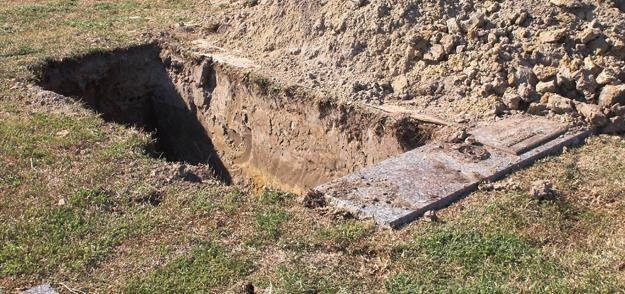 UOKiK ukarał Katowice za zmonopolizowanie kopania grobów /&copy;123RF/PICSEL