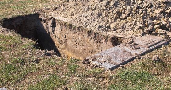 UOKiK ukarał Katowice za zmonopolizowanie kopania grobów /&copy;123RF/PICSEL