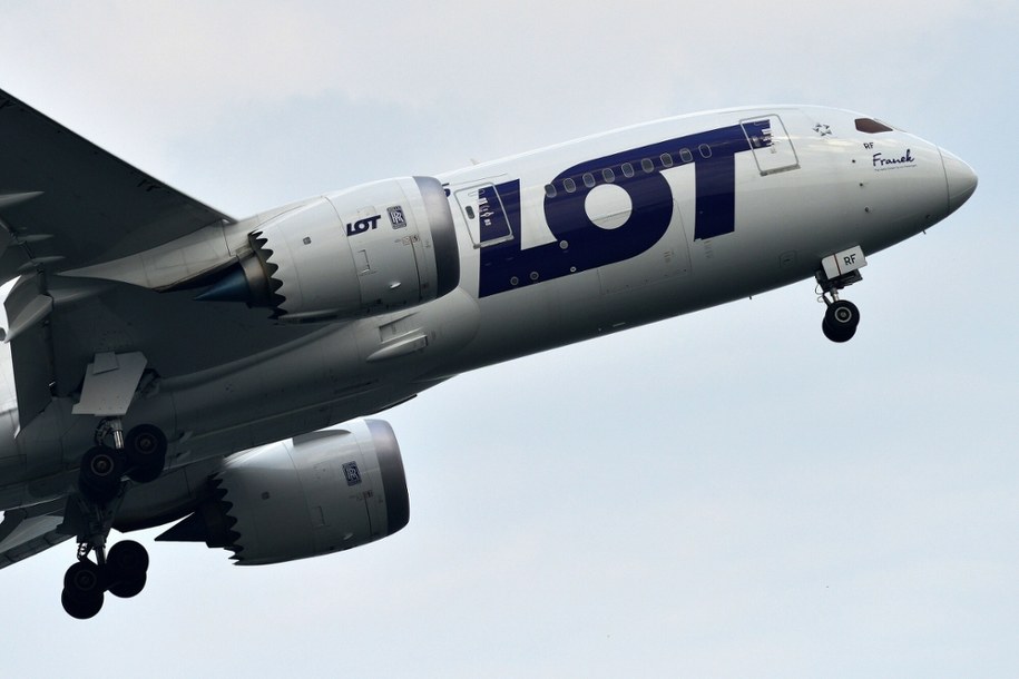 UOKiK zarzuca LOT naruszenie zbiorowych interesów konsumentów /Piotr Matusewicz /East News
