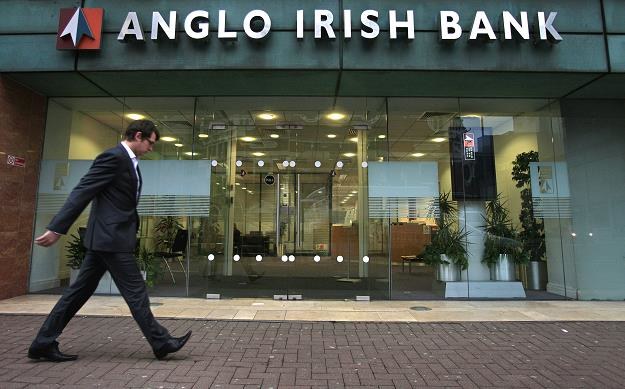 Upadek banku Anglo Irish kosztował irlandzkich podatników 30 mld euro. Fot. Peter Muhly EPA /EPA