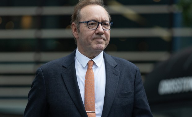 Upadek gwiazdy. Kevin Spacey znowu stanie przed sądem