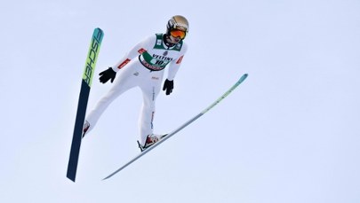 Upadek Kacpra Tomasiaka na mamucie. Polak zniesiony na noszach