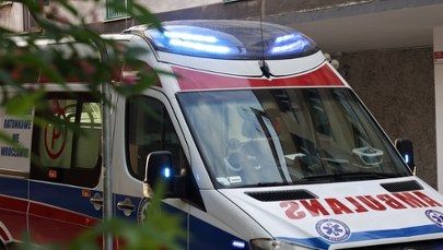 Upadł i uderzył głową w chodnik. 15-latek w śpiączce po bójce