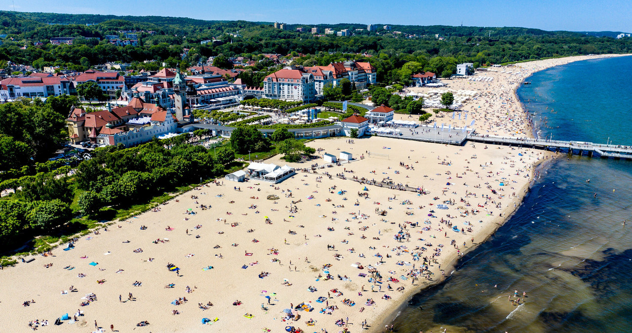 Upalnie będzie także nad morzem; na zdjęciu plaża w Sopocie /Przemek Świderski /Reporter