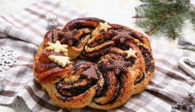 Upiecz na święta zamiast rolady makowej. Elegancka plecionka zrobi wrażenie na rodzinie