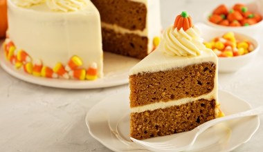 Upiecz puszyste ciasto na oleju. Sąsiadki będą błagać o ten przepis