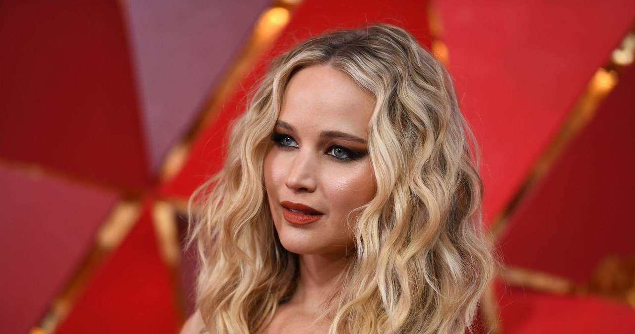 Upiększanie urody i dbanie o wygląd nie powinno być dla kobiet powodem do wstydu - przekonuje Jennifer Lawrence /Angela Weiss /AFP